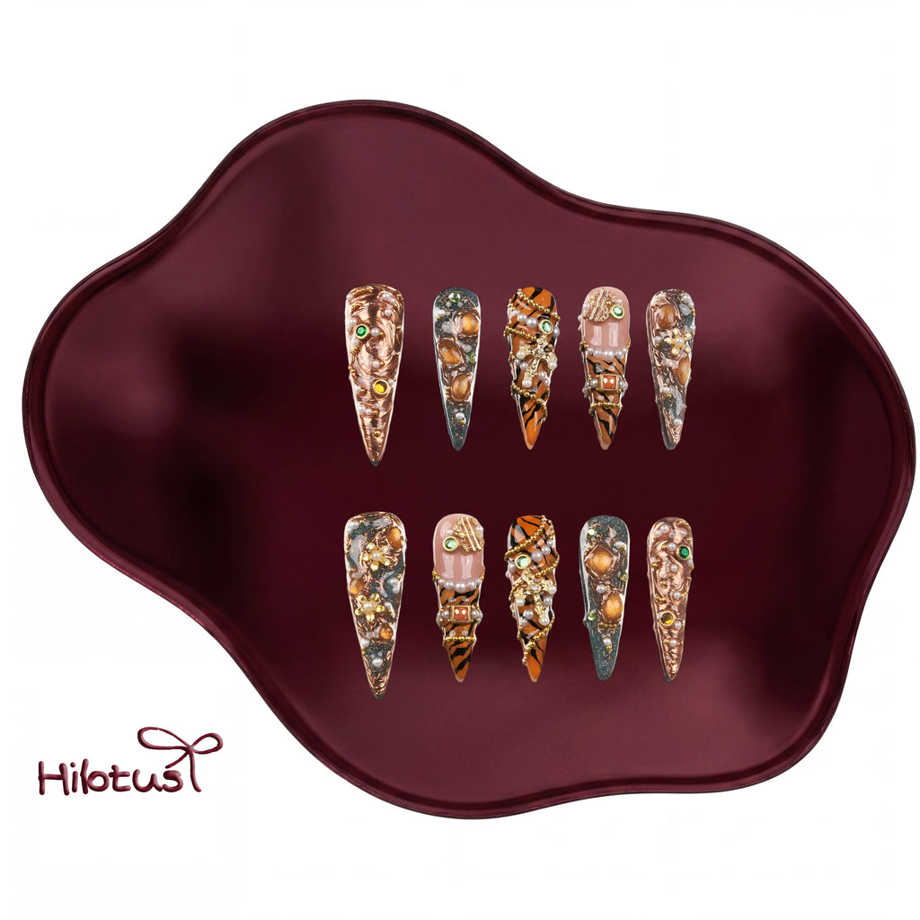 HLST0012 Tiger Reliquary
